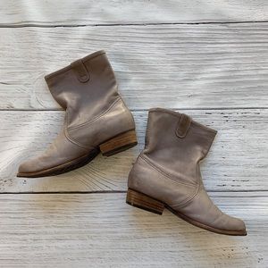 OTBT Grey Mid-Height Boots with Heel